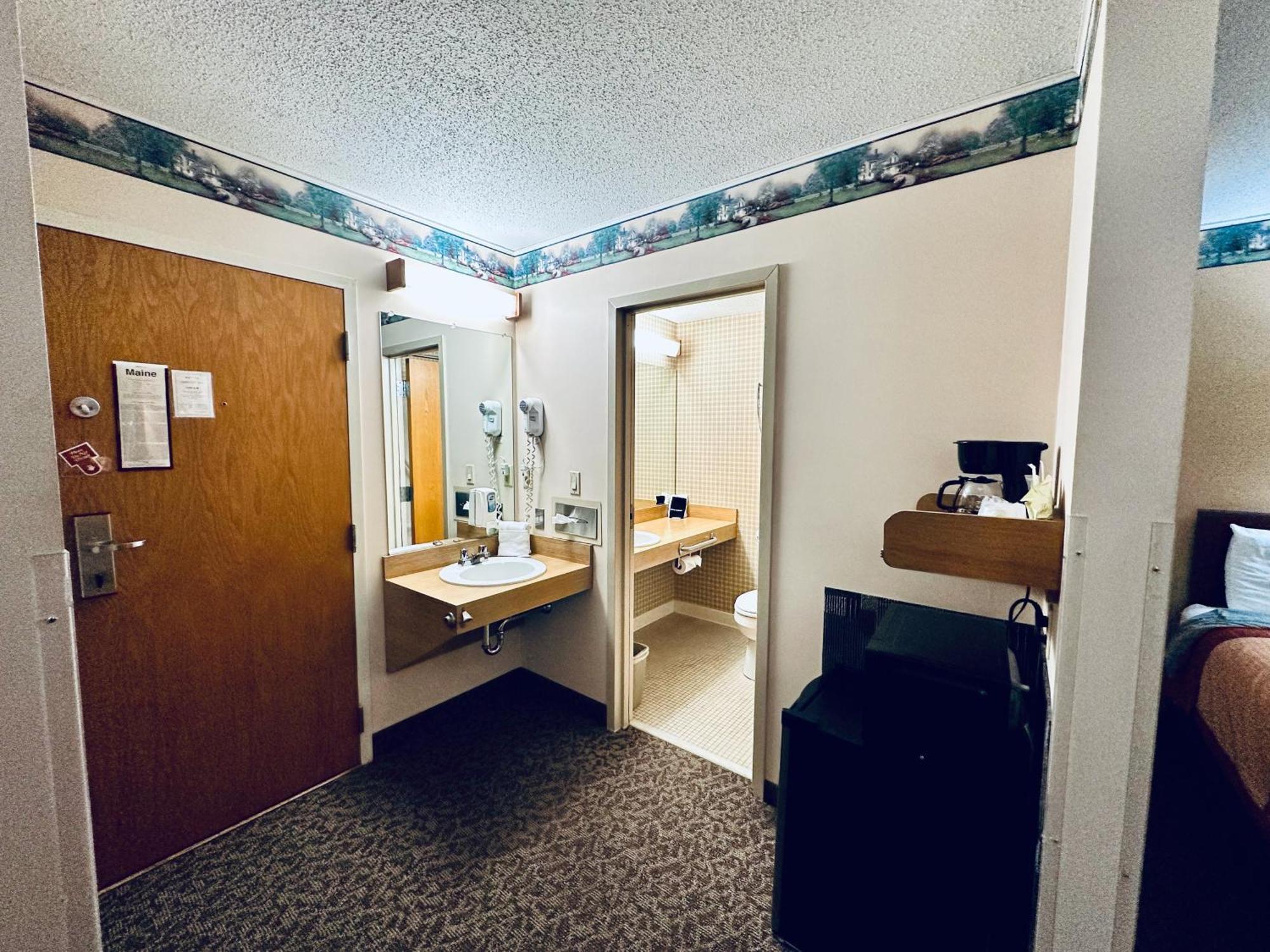 Ivey'S Motor Lodge Houlton Exterior foto
