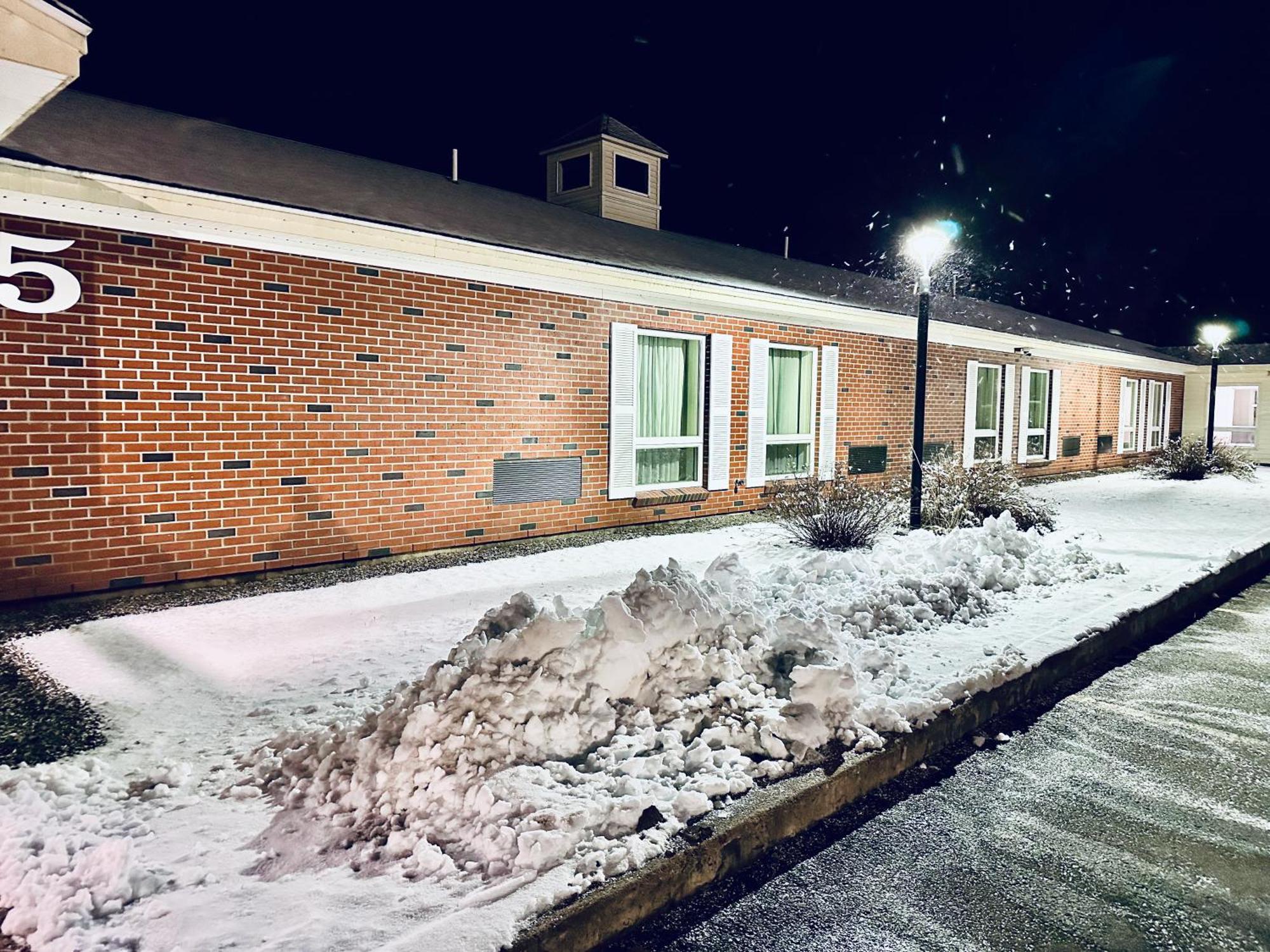 Ivey'S Motor Lodge Houlton Exterior foto