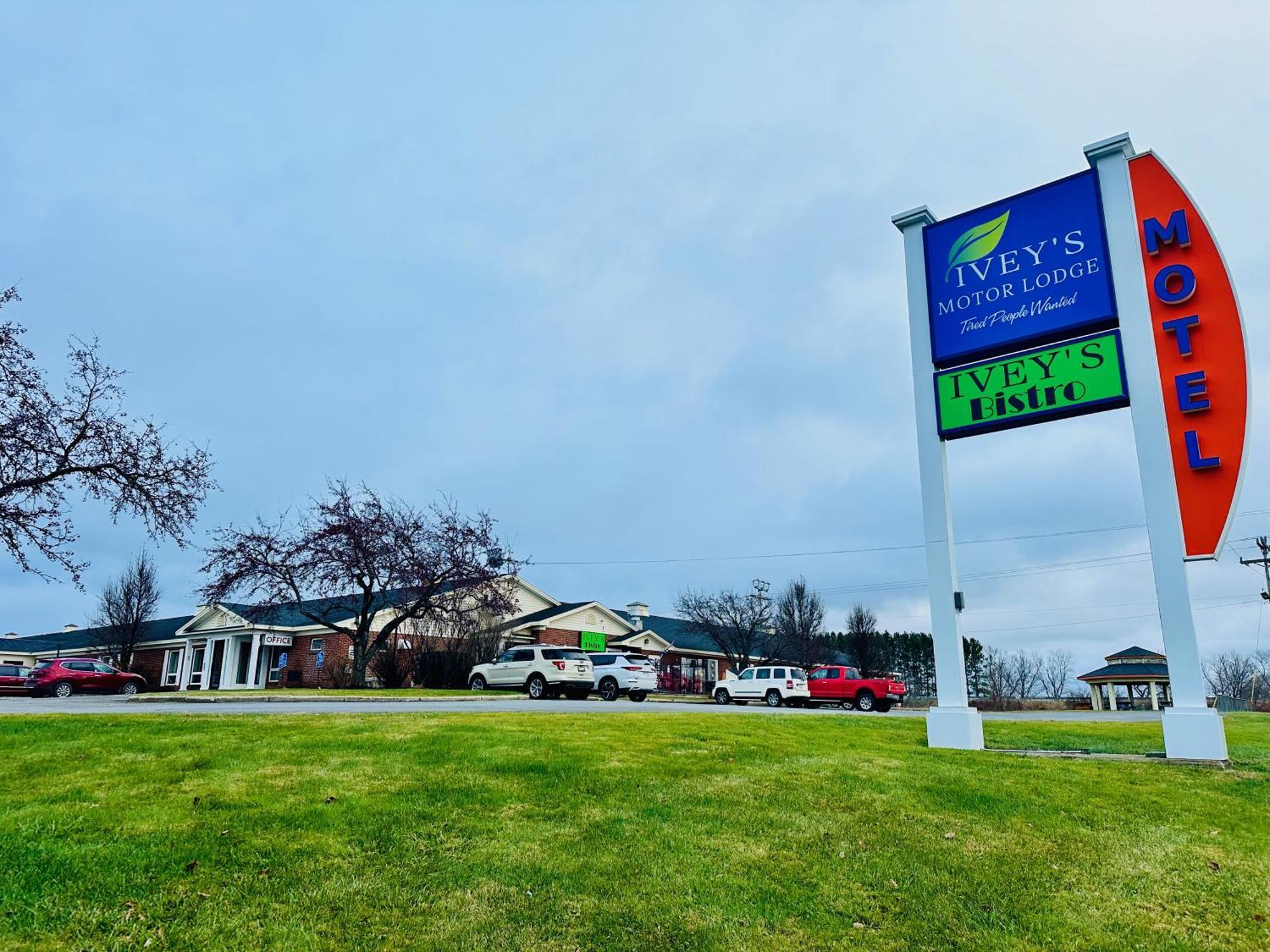 Ivey'S Motor Lodge Houlton Exterior foto