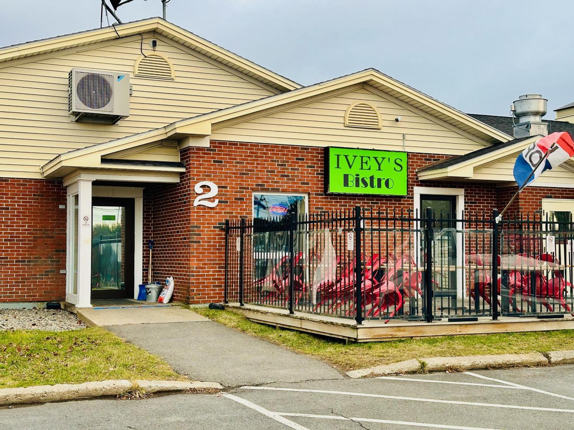 Ivey'S Motor Lodge Houlton Exterior foto