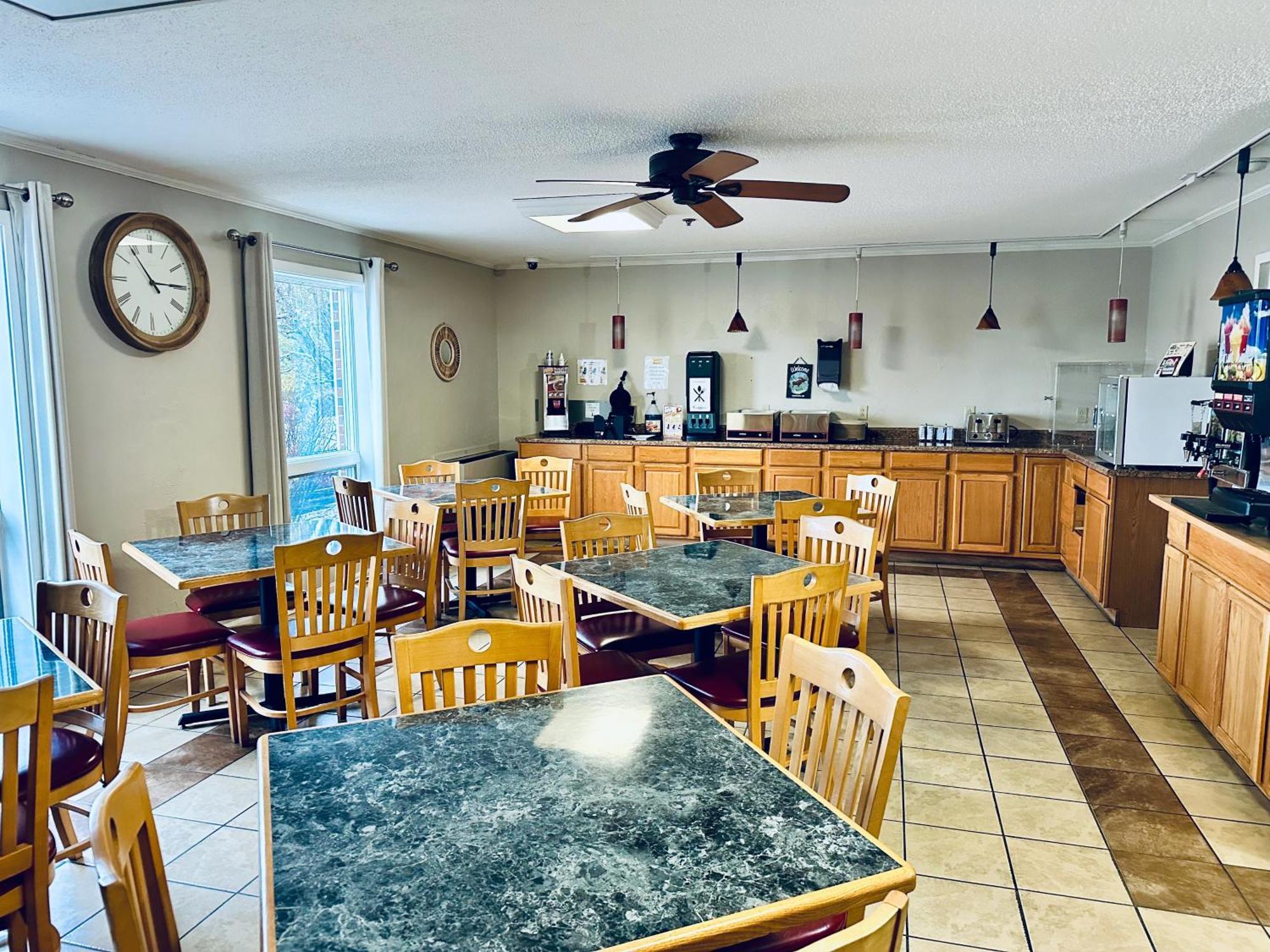 Ivey'S Motor Lodge Houlton Exterior foto